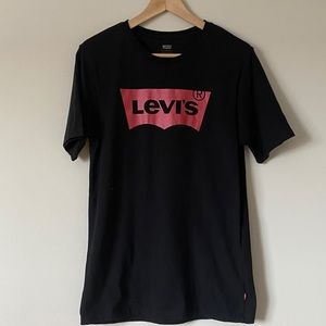 Unisex Levis Batwing Tshirt